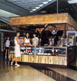 Altamonte Springs Mall - Jewelry Box kiosk - Altamonte Springs, Florida (1985)
