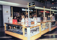 Altamonte Springs Mall - Jewelry Box kiosk - Altamonte Springs, Florida (1988)