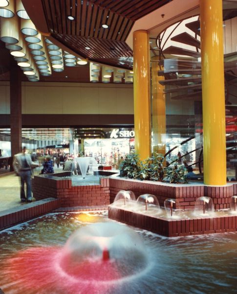 The fountains at the base of the dome containing Bainbridge's cafe (1976)