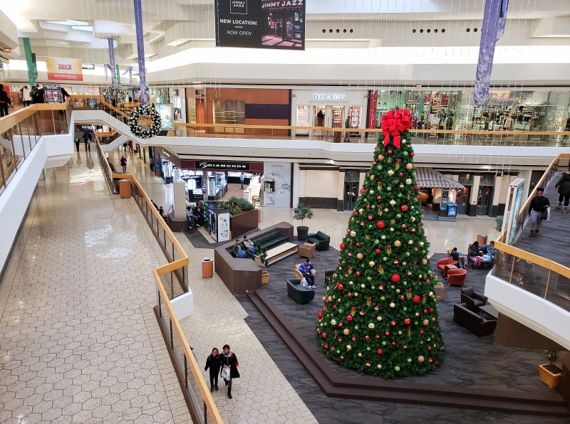 Fairlane Town Center in Christmas 2018