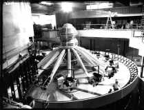 Workers install a ride at Metrocenter Mall in 1990