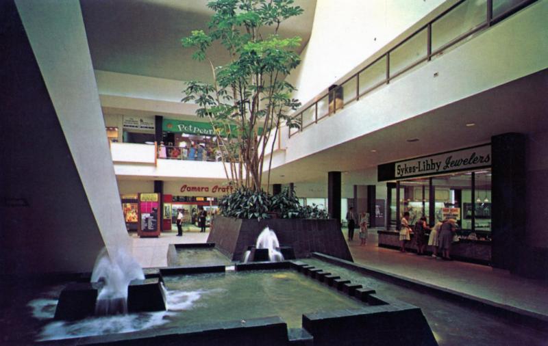 Chapel Square - New Haven, PA - Interior view showing Mall & Mezzanine