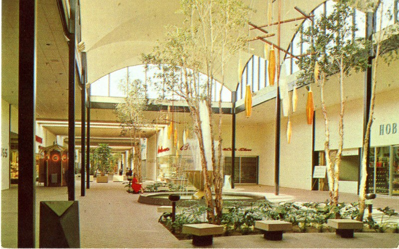 Edgewater Plaza Mall - Edgewater