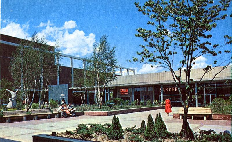 Northland Shopping Mall - Great Lakes Court - Southfield, MI