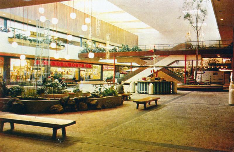 Southdale Shopping Mall - Edina, MN - Garden Court sculpture