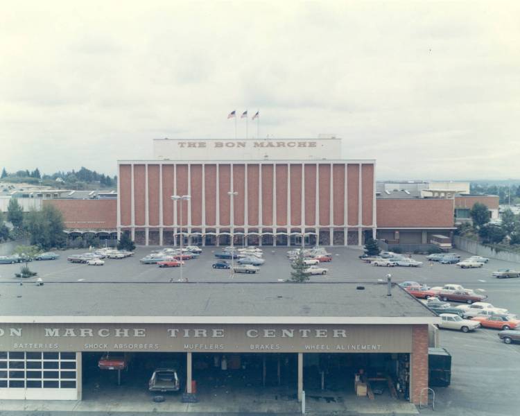 Color photo of the Bon Marche department store in the Tacoma Mall