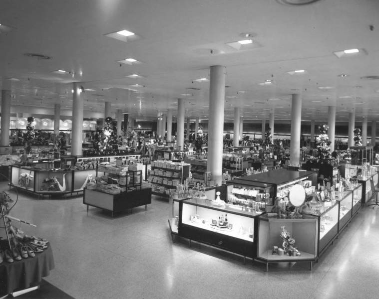 First floor of the Bon Marche department store in the Tacoma Mall shopping Center (03-09-1970)