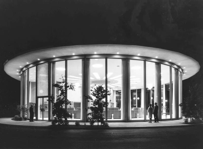 National Bank of Washington Tacoma Mall branch at night