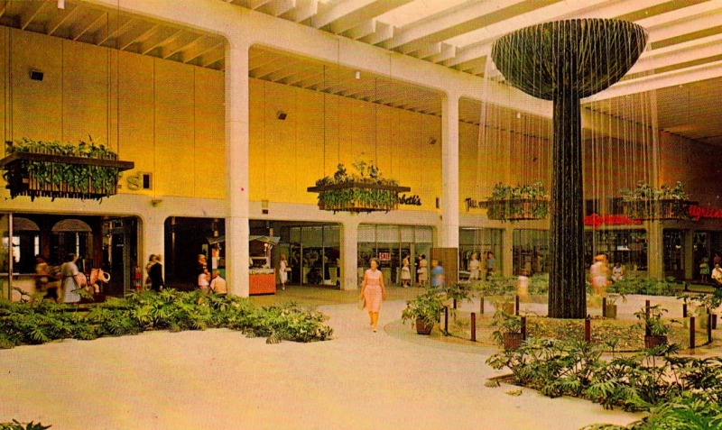 Champagne Fountain in the Winter Park Mall in Orlando, FL