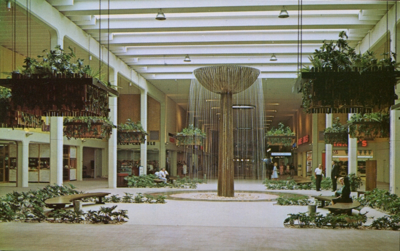 Winter Park Mall Fountain, Florida