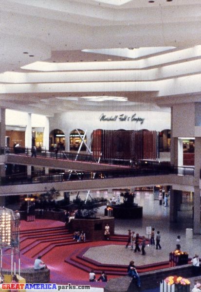 Woodfield Mall - Schaumburg, IL