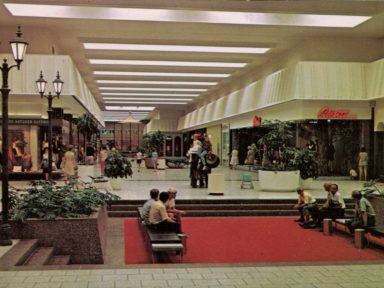 Woodland Mall, Grand Rapids, Michigan (by SwellMap via flickr)